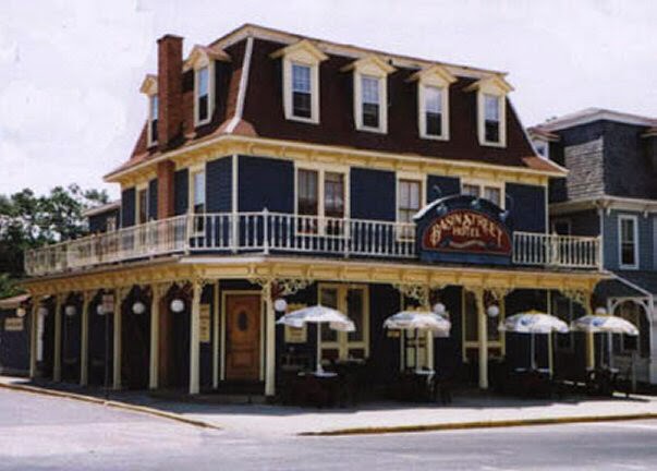 Basin Street Hotel - Restaurant & Pub Logo