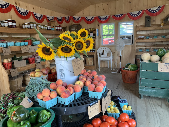 Hoffman’s Produce Logo